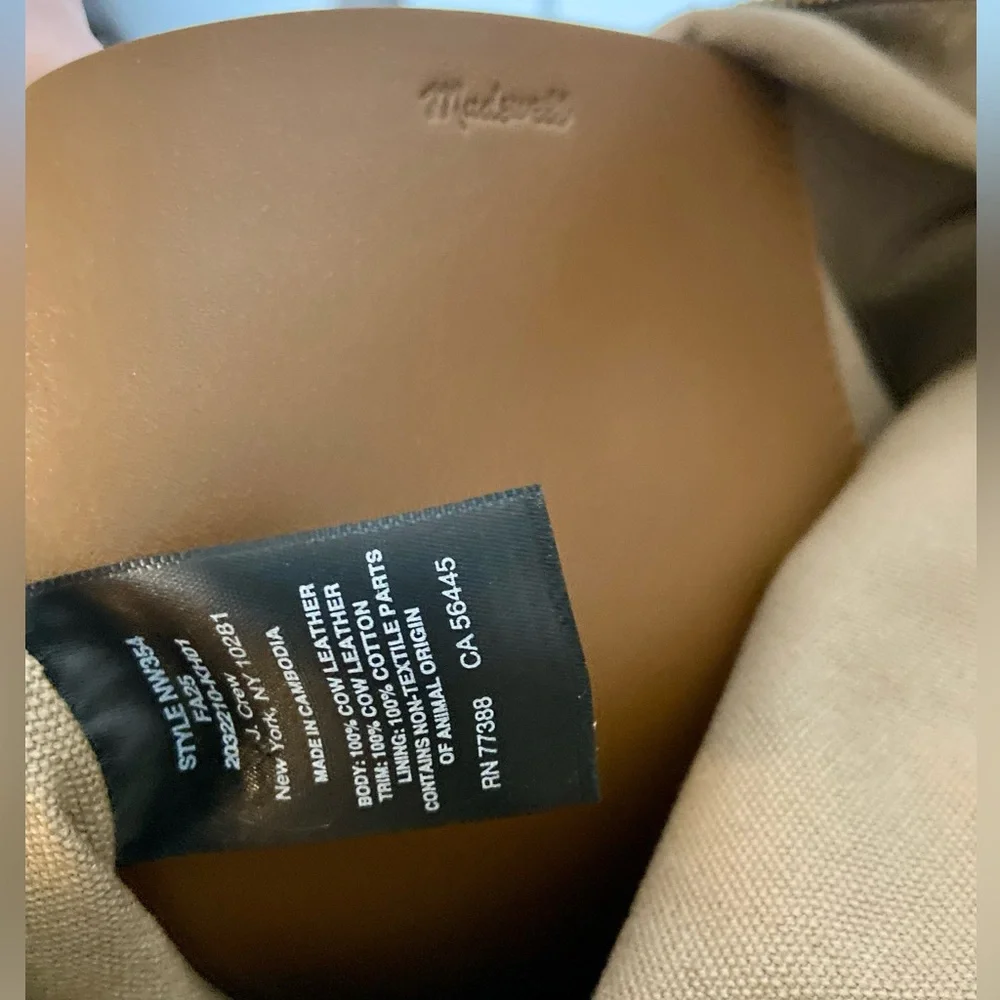 Madewell The Essential Curve Shoulder Bag - Picture 9 of 13